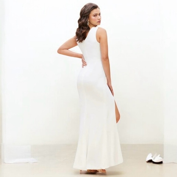 🌻NEW Dress The Population Sandra Off White Crepe Slit Gown Size Medium - Picture 10 of 13